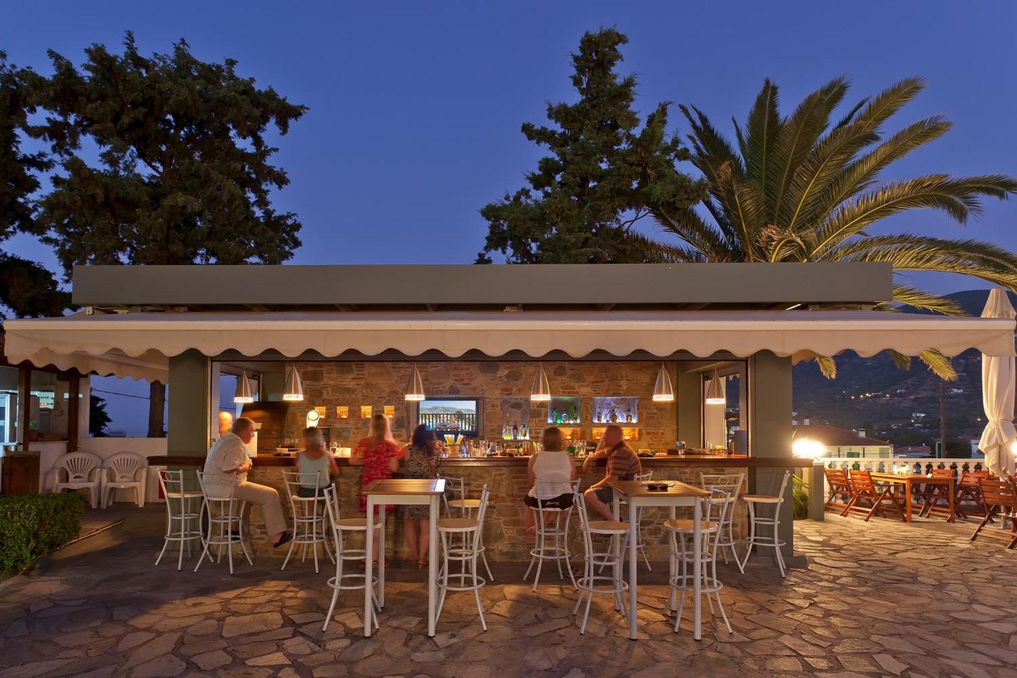 Dionyssos Hotel Skopelos Town Exterior foto