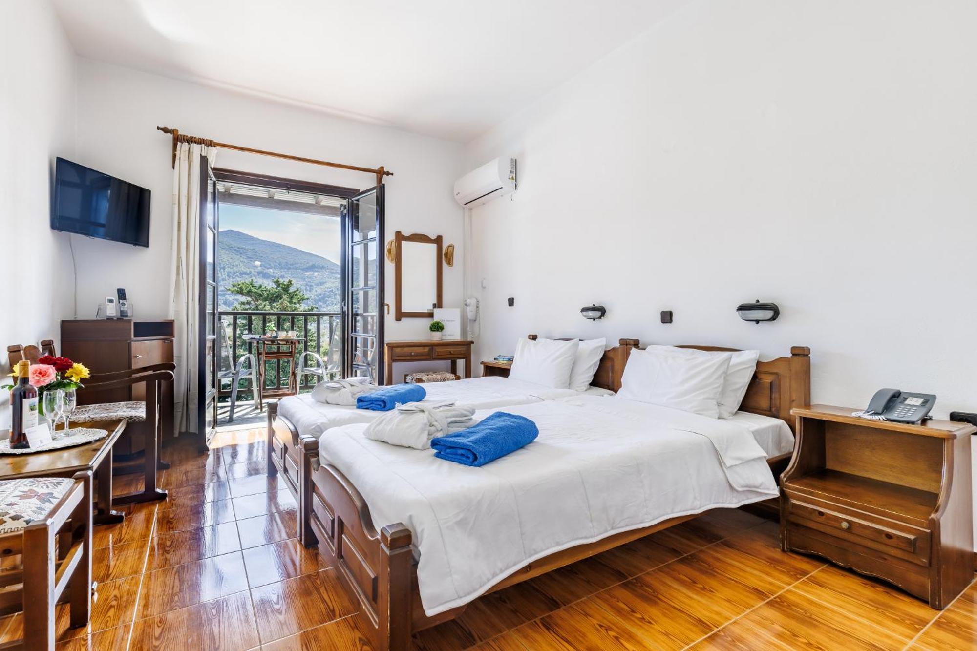 Dionyssos Hotel Skopelos Town Exterior foto